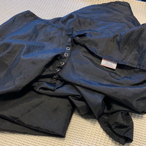 Betty Dain | salon Cape - Picture 3 of 4